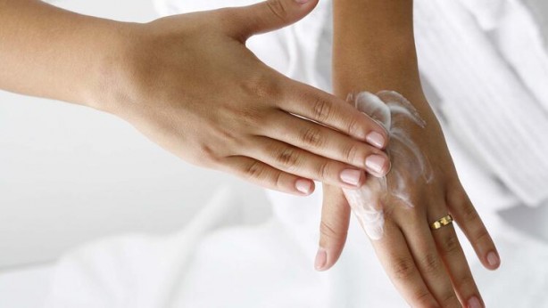 Foto - Etkisi inanılmaz! Elinize sürüp eldiven takarsanız bakın ne olur