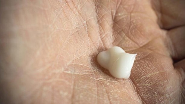 Foto - Etkisi inanılmaz! Elinize sürüp eldiven takarsanız bakın ne olur