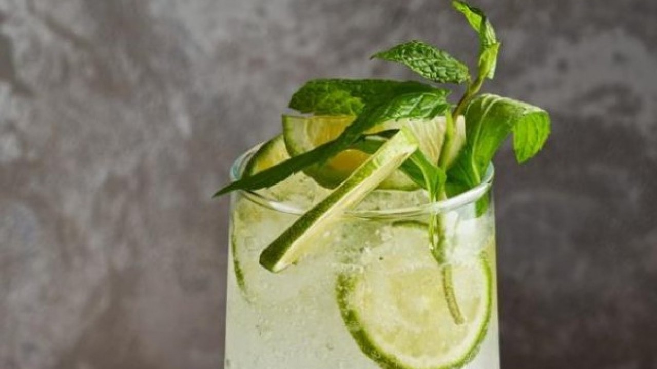 Foto - Etkisini duyunca şaşıracaksınız! Maden suyunu limonla beraber içince ne oluyor?