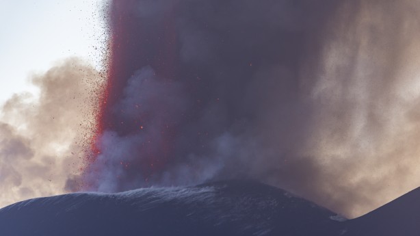 Foto - Etna, lav püskürtmeye başladı