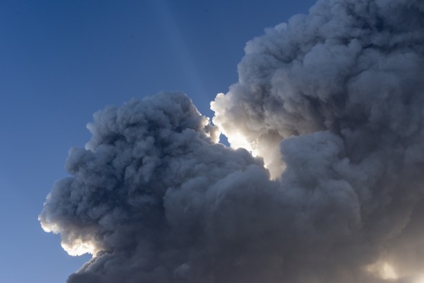 Foto - Etna, lav püskürtmeye başladı