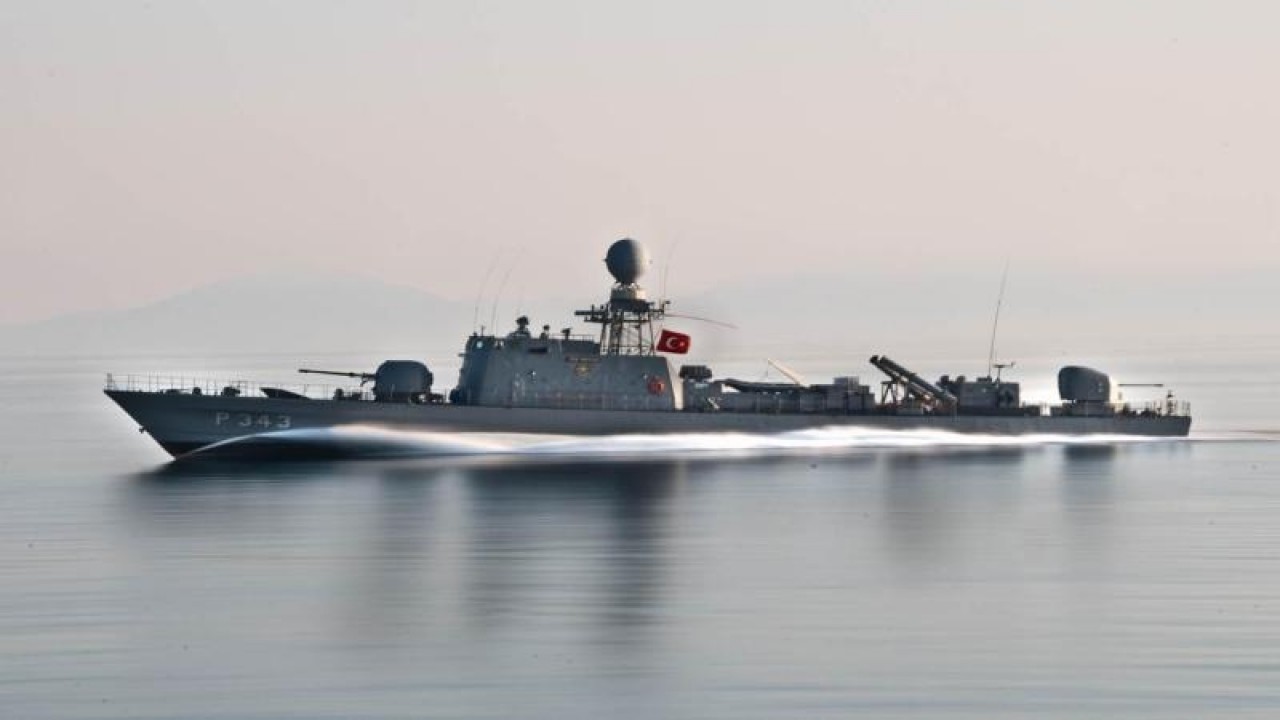 Etrafı sarılan ülke destek istedi! Türkiye savaş gemisi hediye etti, ülkede büyük kutlama yapacaklar