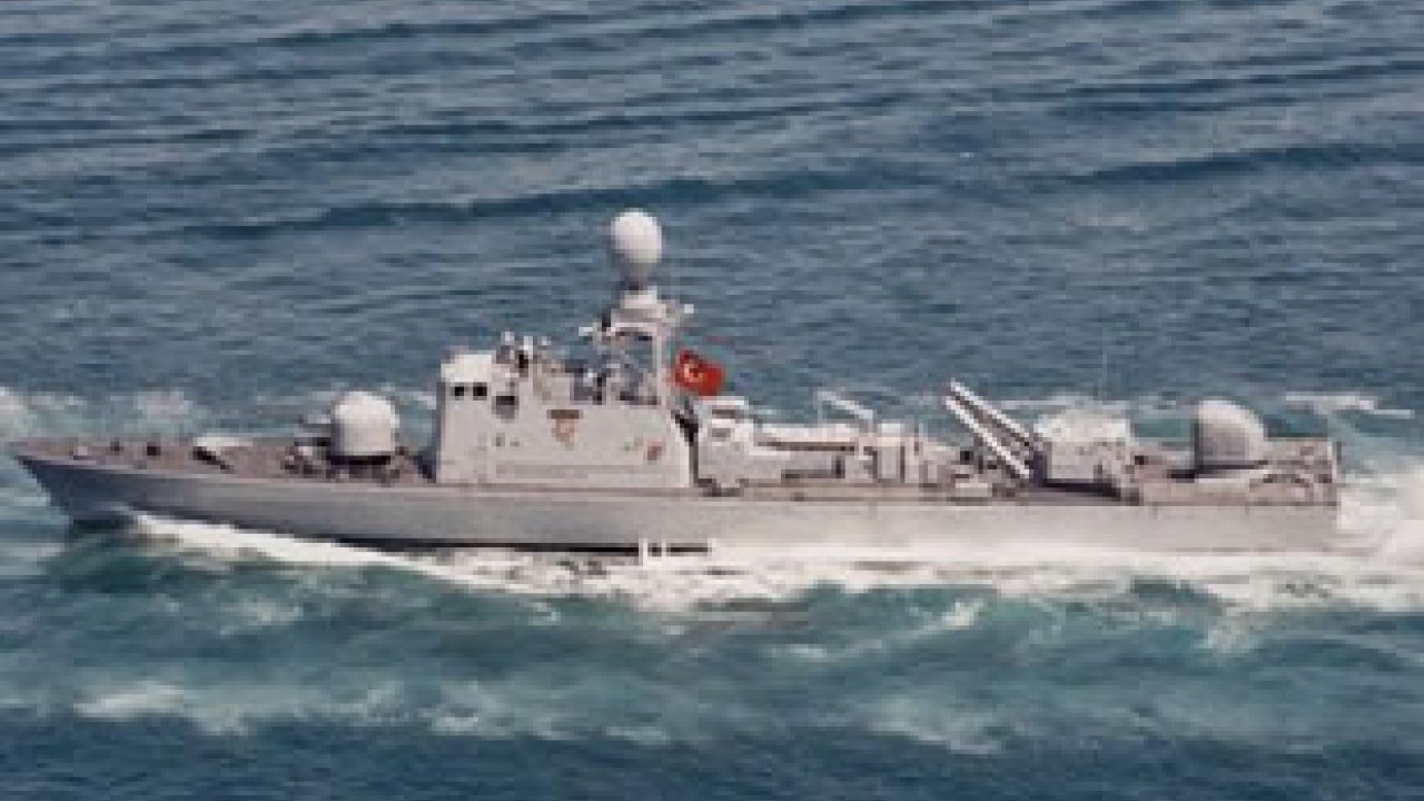 Foto - Etrafı sarılan ülke destek istedi! Türkiye savaş gemisi hediye etti, ülkede büyük kutlama yapacaklar