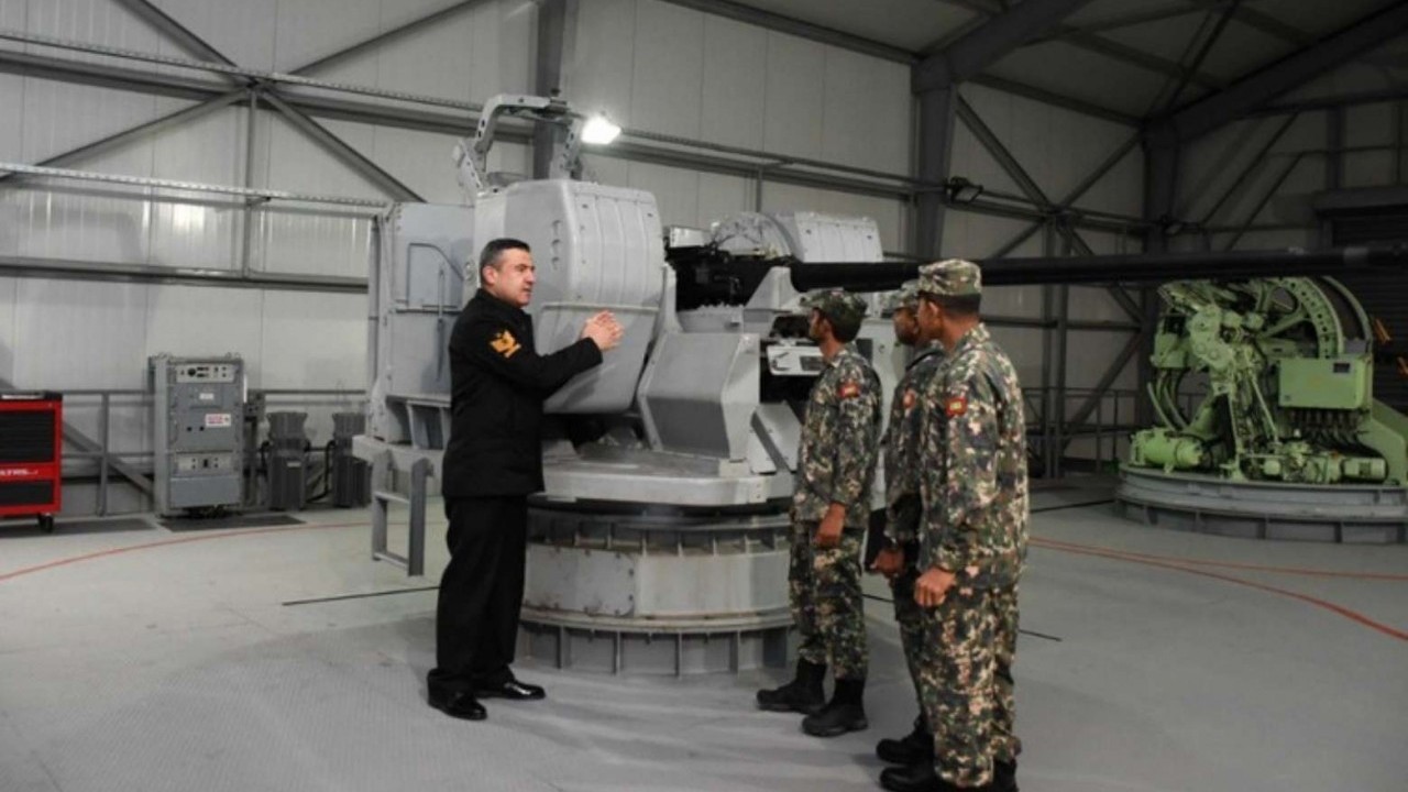 Foto - Etrafı sarılan ülke destek istedi! Türkiye savaş gemisi hediye etti, ülkede büyük kutlama yapacaklar