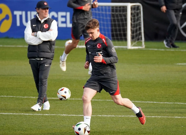 Foto - Euro 2024 öncesi toplanan A Milliler’de büyük sürpriz ortaya çıktı: Yeni tarzı herkesi şaşırttı: Gündem oldu gündem…