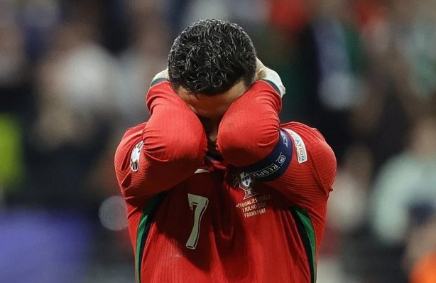 Foto - EURO 2024’te büyük hüsran! Cristiano Ronaldo gözyaşlarını tutamadı: O anlar geceye damga vurdu…