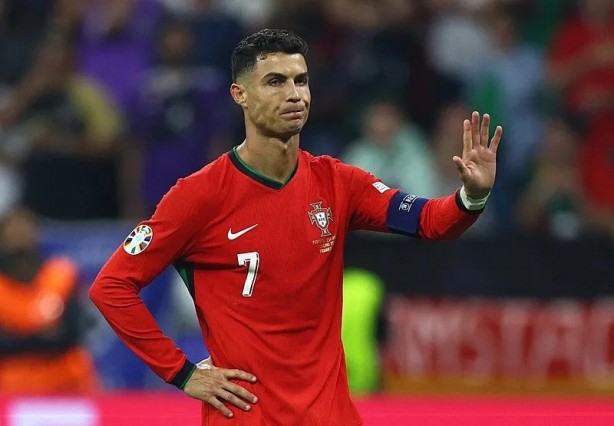 EURO 2024’te büyük hüsran! Cristiano Ronaldo gözyaşlarını tutamadı: O anlar geceye damga vurdu…