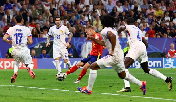 EURO 2024'te ilk finalist İspanya