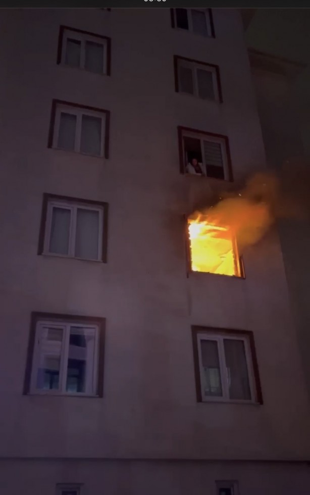 Ev cayır cayır yandı! Komşusu film izler gibi izledi