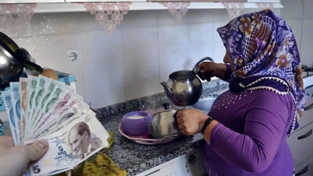 Foto - Ev hanımlarına emeklilikte yaş şartı ve prim detayı! Kim ne kadar ödeyecek? Devlet desteği ne kadar?