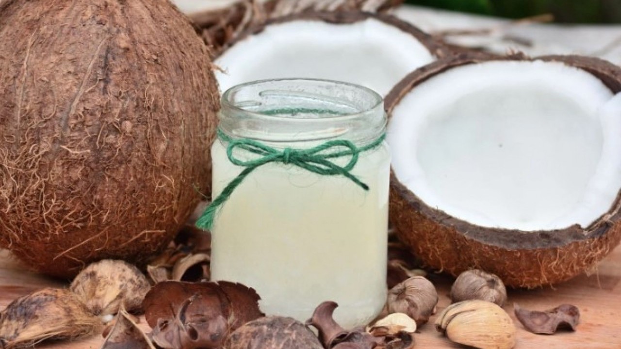 Foto - Ev hanımlarının dikkatine! Temizlik suyundan buruşan elleri pamuk gibi yapan yöntem