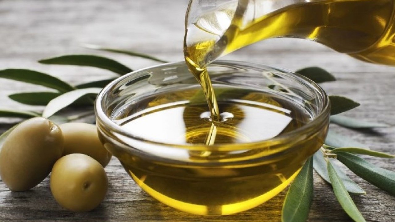 Foto - Ev hanımlarının dikkatine! Temizlik suyundan buruşan elleri pamuk gibi yapan yöntem