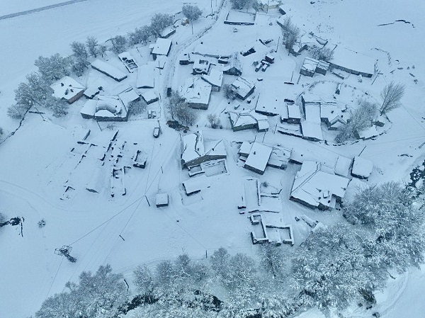 Foto - Evler kar altında kayboldu