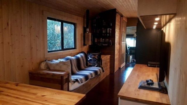 Foto - Ev kirası fazla gelince otobüsü eve dönüştürdü