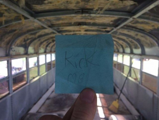 Foto - Ev kirası fazla gelince otobüsü eve dönüştürdü