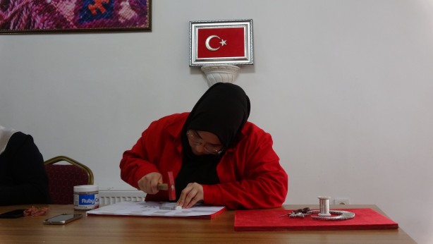 Foto - Ev ortamında meslek öğrendiler! Kendi işyerlerini açtılar