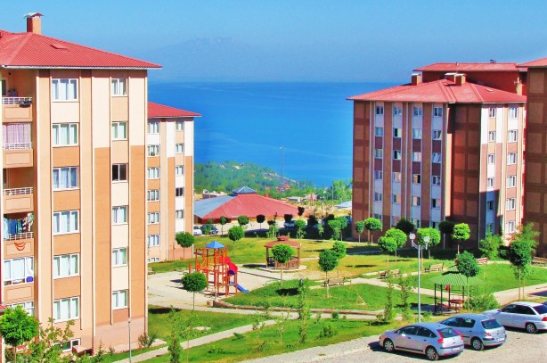 Ev sahibi olmak isteyenler buraya! 32 ilde ucuza konut satılacak, bu fırsat kaçmaz