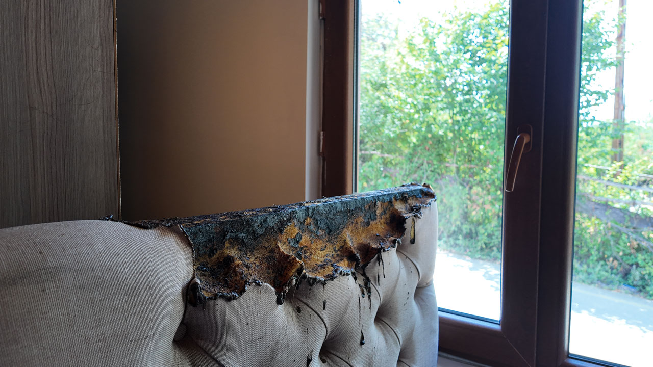 Foto - Ev sahibi şaşkın! Aynı ev 5 günde 4 kez yandı