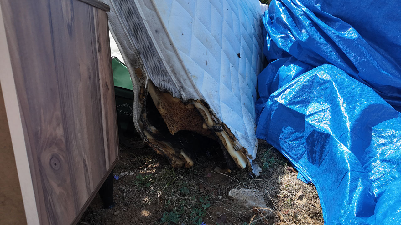 Foto - Ev sahibi şaşkın! Aynı ev 5 günde 4 kez yandı