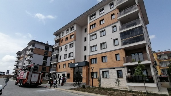 Foto - Ev savaş alanına döndü | Telefonunuzu şarja takarken iki kez düşünün! 