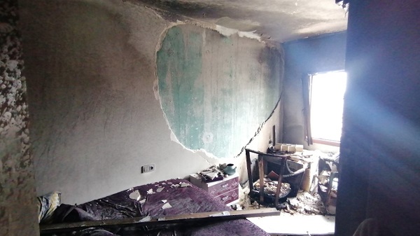 Foto - Ev savaş alanına döndü | Telefonunuzu şarja takarken iki kez düşünün! 