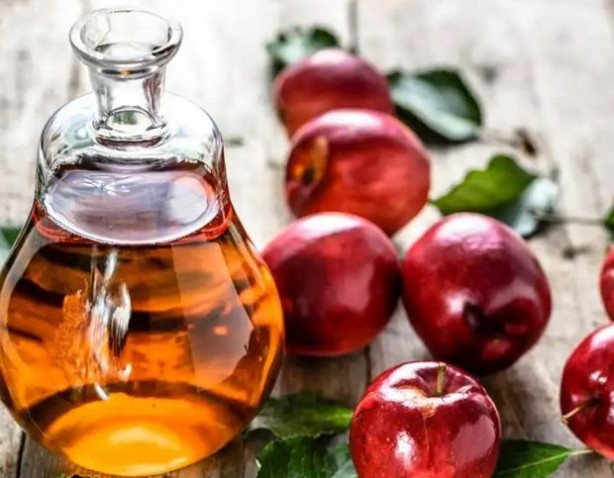 Foto - Ev Yapımı doğal ve pratik elma sirkesi birçok hastalıkla savaşıyor! Saraçoğlu elma sirkesi tarifi