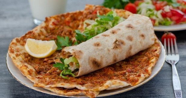 Foto - Ev yapımı lahmacun tarifi | Mayasız lahmacun tarifi