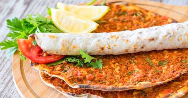 Foto - Ev yapımı lahmacun tarifi | Mayasız lahmacun tarifi