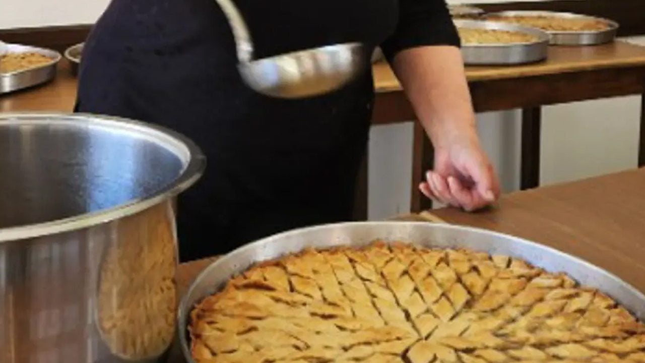 Evde baklava tarifi! Dışardan almayı bırakacaksınız... Çıtır çıtır, cevizli baklava! Karar alırken iki kez düşünün