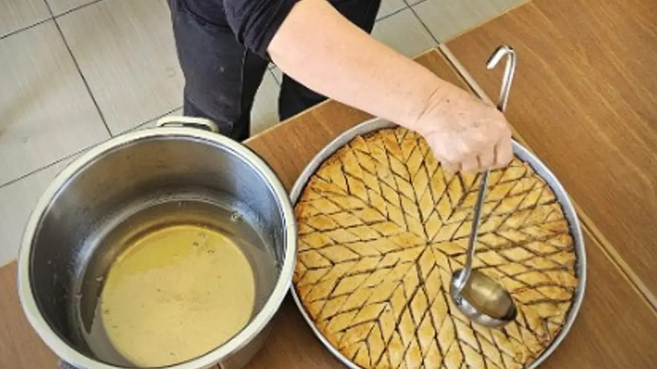 Foto - Evde baklava tarifi! Dışardan almayı bırakacaksınız... Çıtır çıtır, cevizli baklava! Karar alırken iki kez düşünün