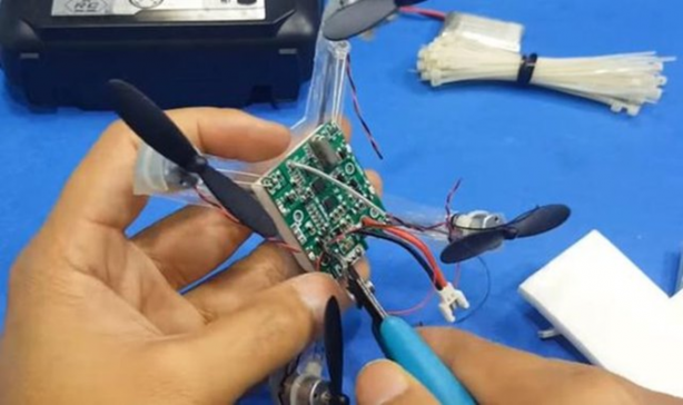 Foto - Evde kendi drone'unuzu yapın!