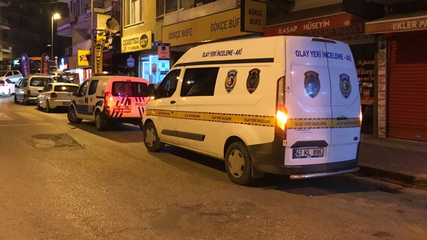 Foto - Evde silahını temizlerken kendini vurdu