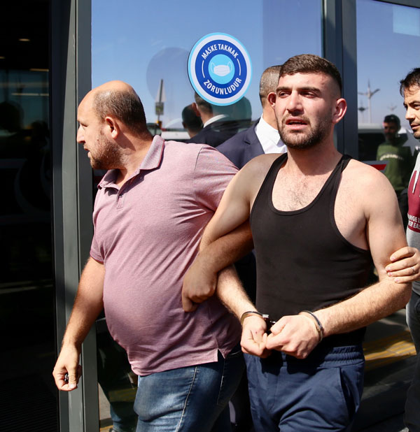 Evde silahlı kavga! 2 ölü