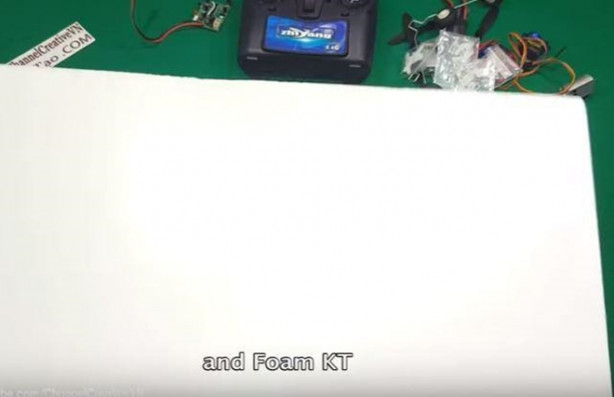 Foto - Evde uçak yaptı! Tek kelimeyle muhteşem!