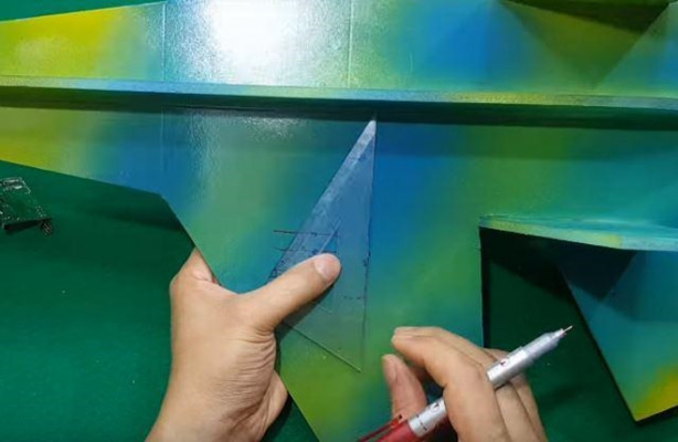 Foto - Evde uçak yaptı! Tek kelimeyle muhteşem!