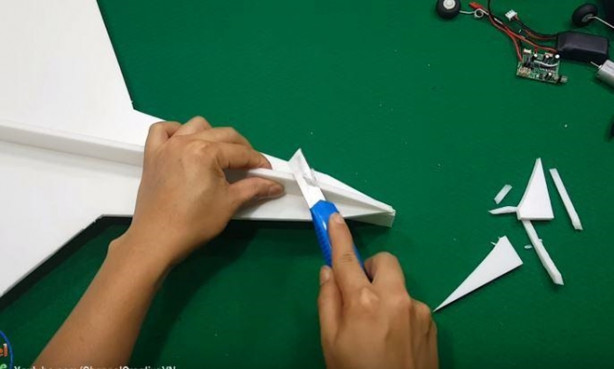 Foto - Evde uçak yaptı! Tek kelimeyle muhteşem!