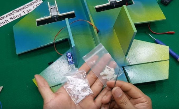 Foto - Evde uçak yaptı! Tek kelimeyle muhteşem!