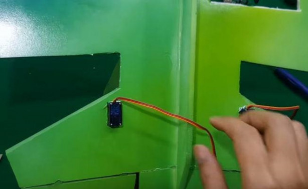 Foto - Evde uçak yaptı! Tek kelimeyle muhteşem!