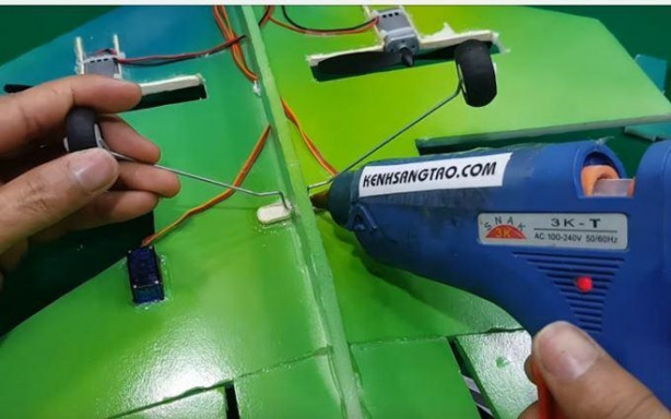 Foto - Evde uçak yaptı! Tek kelimeyle muhteşem!