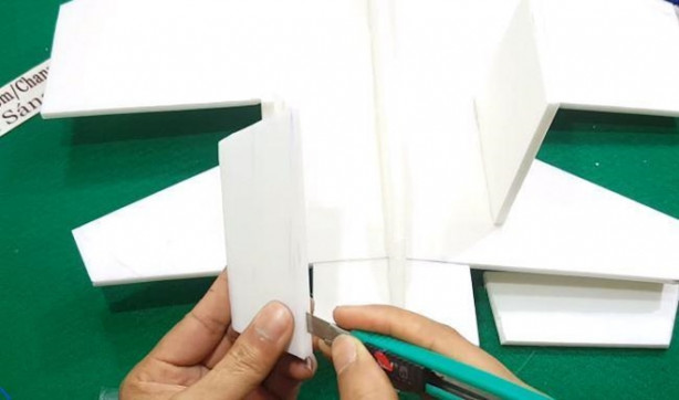 Foto - Evde uçak yaptı! Tek kelimeyle muhteşem!