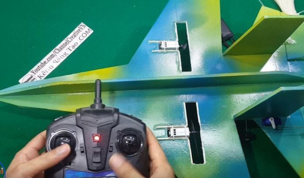 Foto - Evde uçak yaptı! Tek kelimeyle muhteşem!