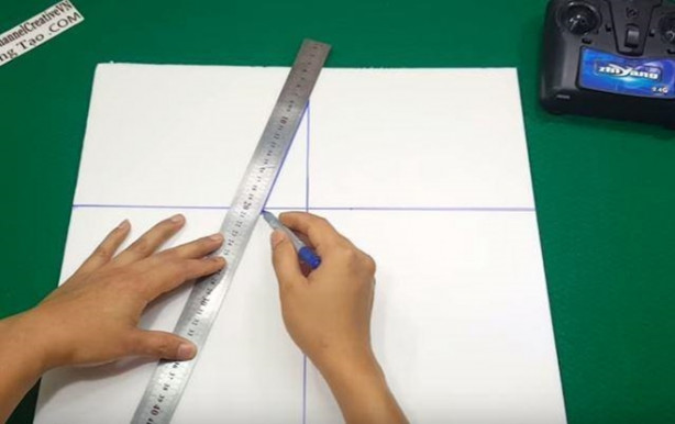 Foto - Evde uçak yaptı! Tek kelimeyle muhteşem!