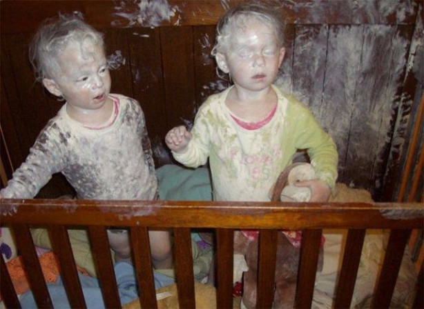 Foto - Evde yalnız kalan çocuklar öyle yaramazlıklar yaptı ki!