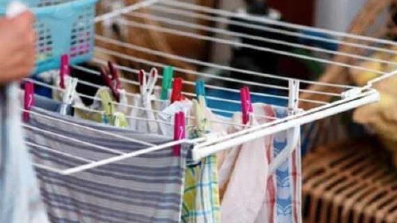 Foto - Evdeki nemi artırabiliyor: Kışın çamaşır kurutmak zorunda kalanlara pratik çözüm!
