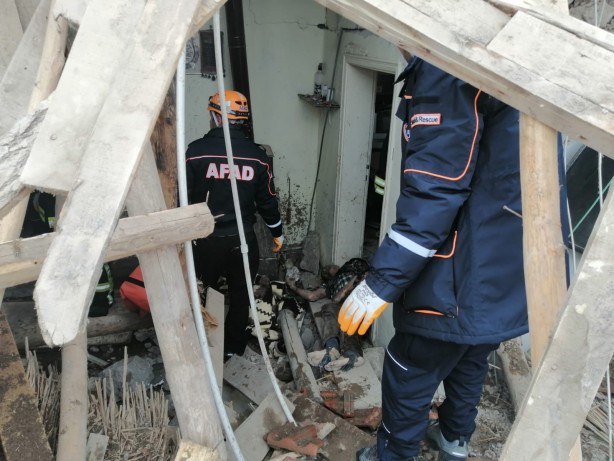 Foto - Evdeki tehlikeye dikkat! Bir anda patladı: 1 ölü, 2 yaralı