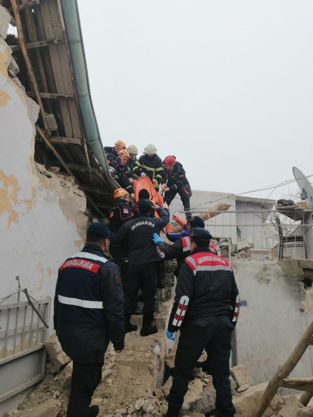 Foto - Evdeki tehlikeye dikkat! Bir anda patladı: 1 ölü, 2 yaralı