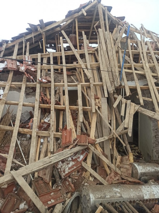 Foto - Evdeki tehlikeye dikkat! Bir anda patladı: 1 ölü, 2 yaralı