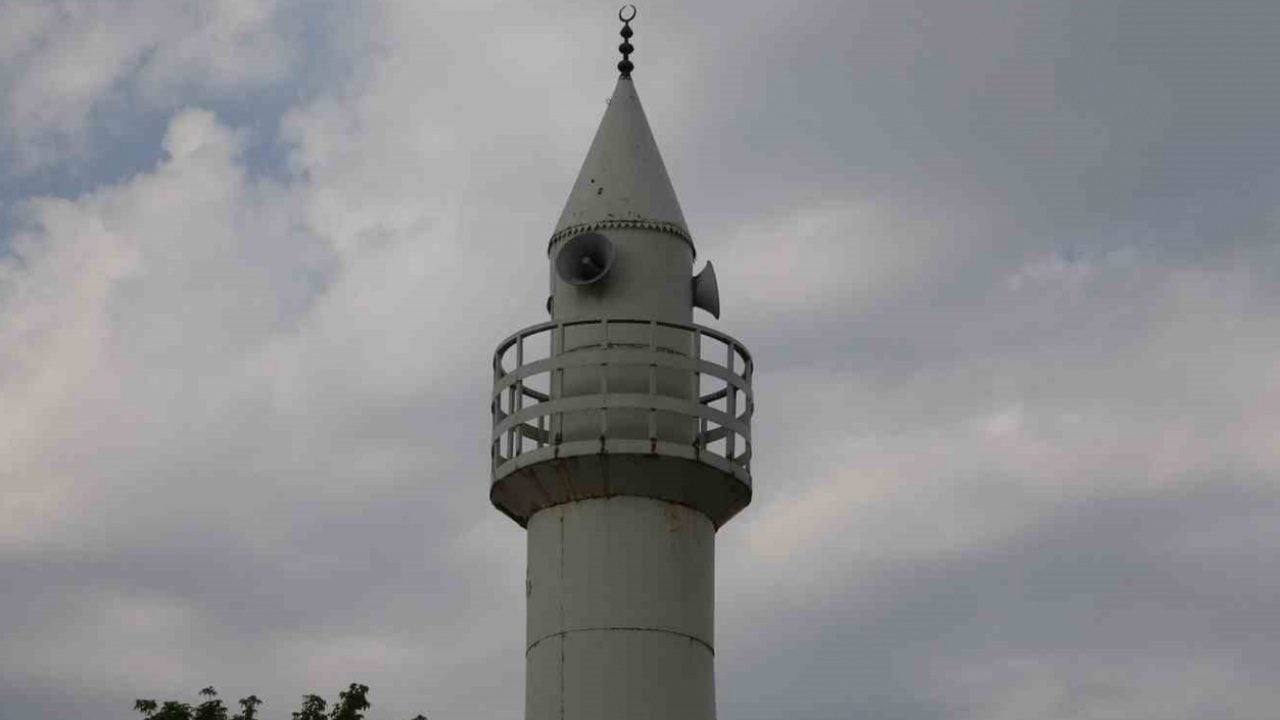 Foto - Evden bozma cami kente direniyor: 5 metrelik minaresiyle dikkat çekiyor