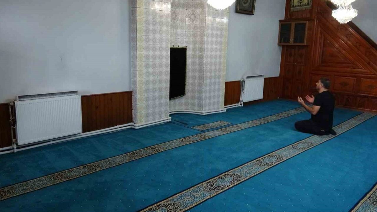Foto - Evden bozma cami kente direniyor: 5 metrelik minaresiyle dikkat çekiyor