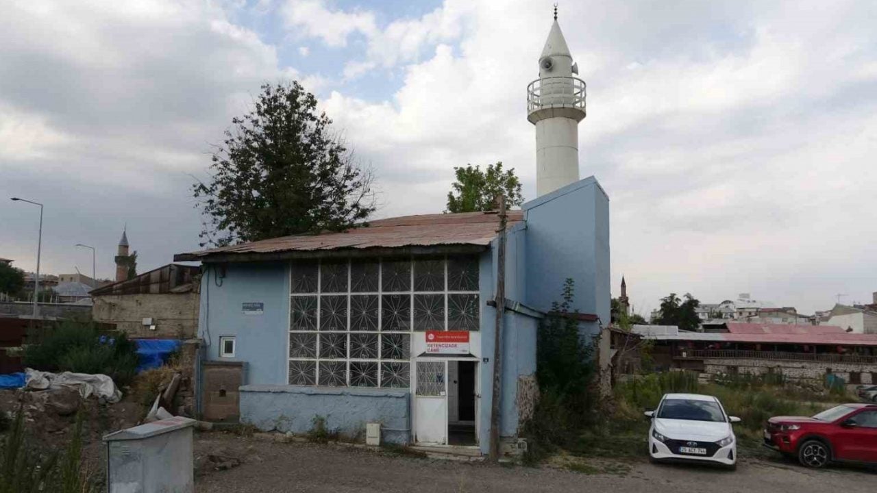 Foto - Evden bozma cami kente direniyor: 5 metrelik minaresiyle dikkat çekiyor